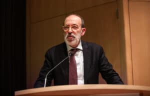 Reitor da UMinho defende investimento em unidades de investigação para uso transversal