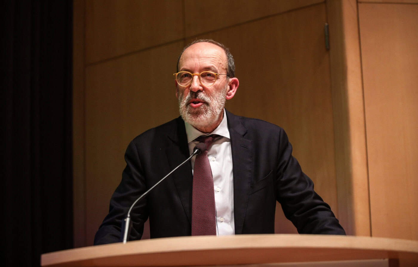 Reitor da UMinho defende investimento em unidades de investigação para uso transversal