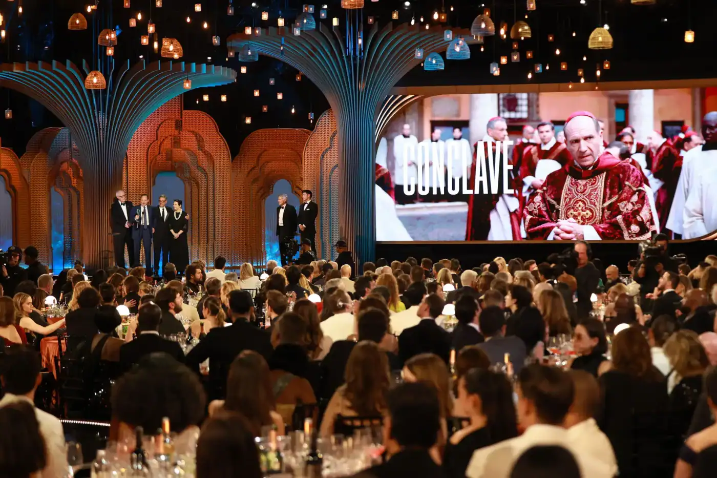 “Conclave” bate “Anora" como grande vencedor dos Prémios do Sindicato dos Atores