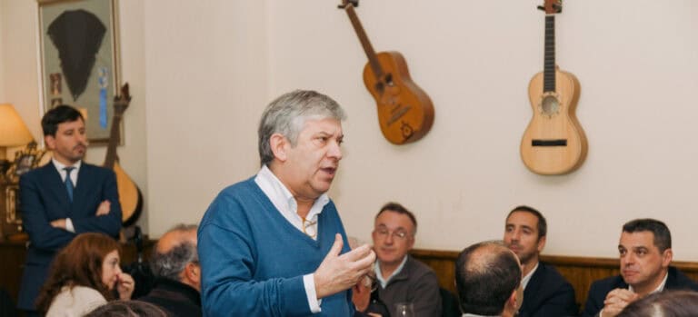 Granja “chama à capa” independentes e garante coligação fechada em março