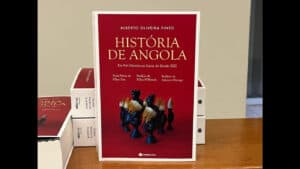 Dstgroup oferece 690 livros ao ministério da Cultura angolano para disponibilizar nas escolas