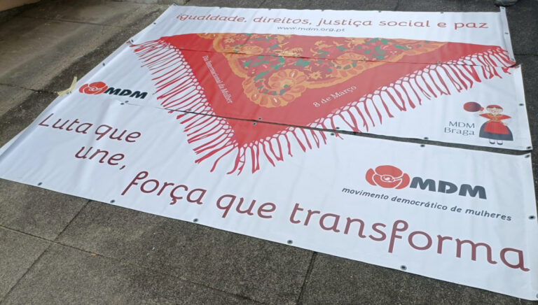 Braga recebe manifestação do Movimento Democrático de Mulheres