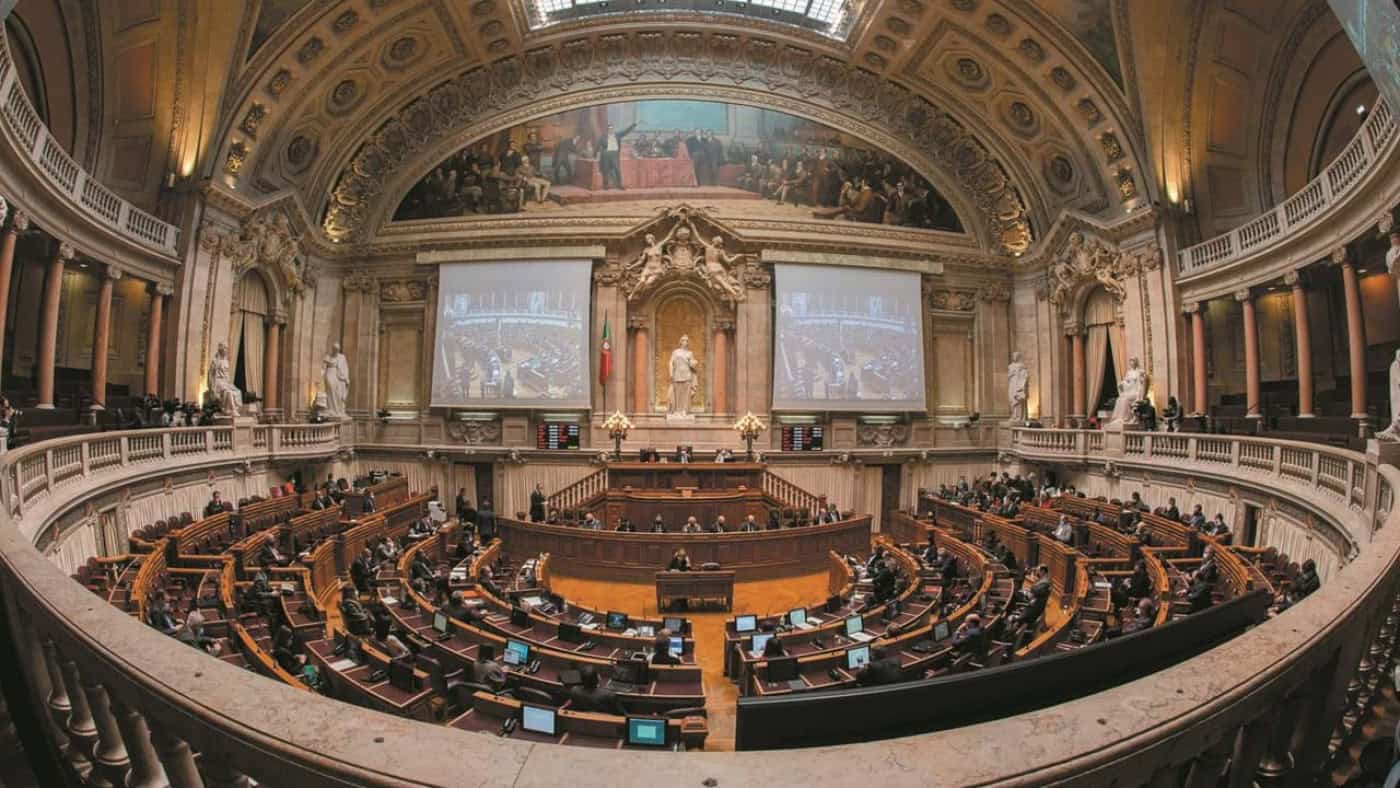 Parlamento debate hoje revisão do regime jurídico das instituições de ensino superior