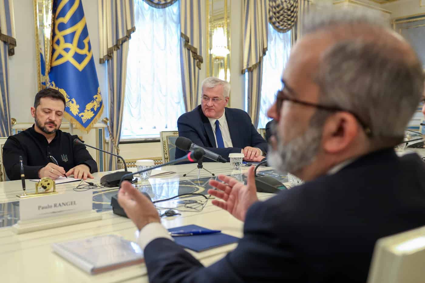 Paulo Rangel encontrou-se com Volodymyr Zelensky em Kiev&nbsp;
