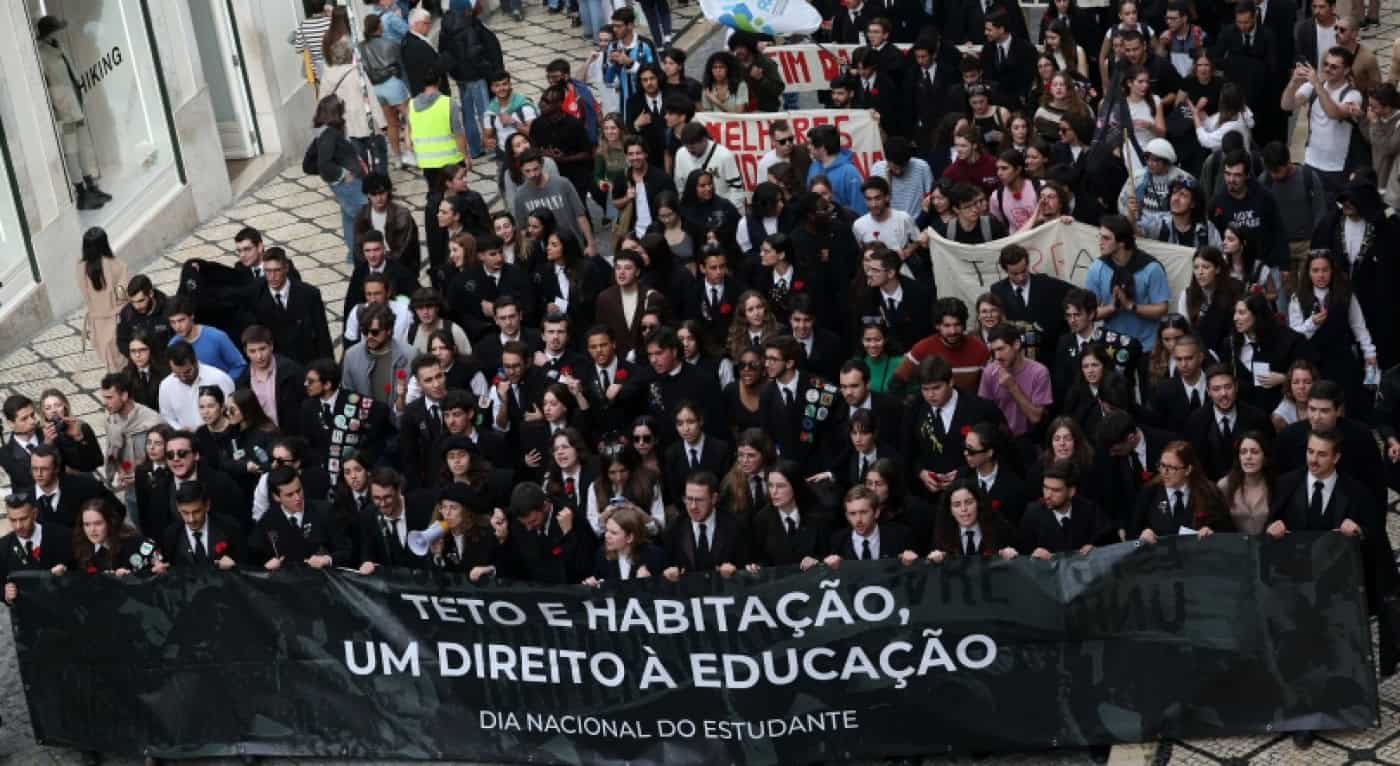 Estudantes manifestam-se hoje em Lisboa contra propinas e por melhores condições