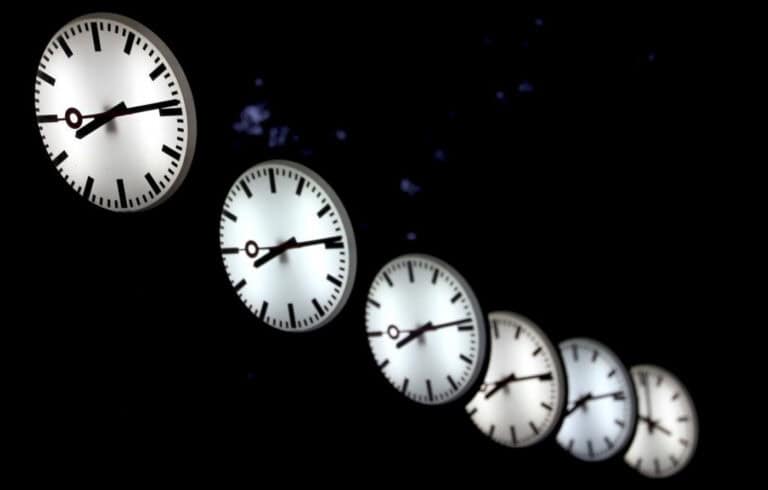 Atenção aos relógios. A hora vai adiantar este domingo