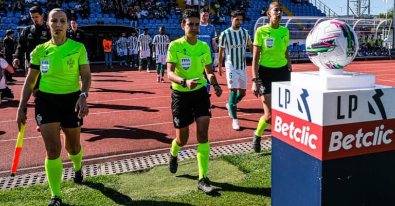 Catarina Campos espera "abrir portas" para que mais mulheres arbitrem jogos da I Liga