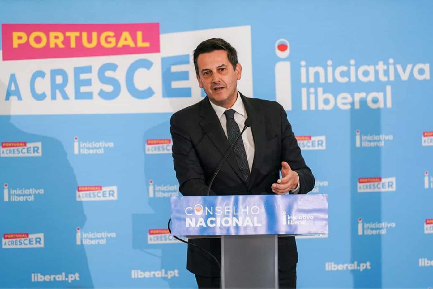 Legislativas: IL promete baixar impostos para romper com estagnação económica