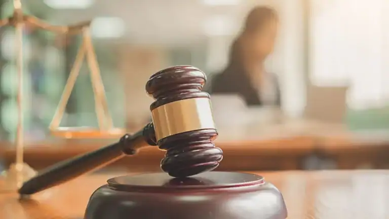 Professor acusado de 3.734 crimes de abuso de crianças julgado em Guimarães