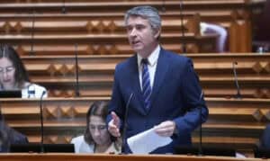 Afinal, José Luís Carneiro volta a liderar lista do PS por Braga  