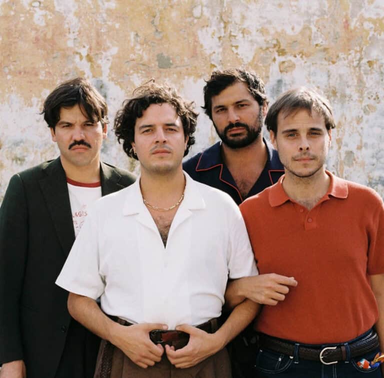 Capitão Fausto confirmados no Enterro da Gata