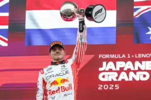 Max Verstappen vence GP do Japão e aproxima-se da liderança na Fórmula 1