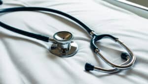 Rastreios, colheitas de sangue e concentrações sindicais assinalam hoje Dia Mundial da Saúde