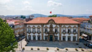 Contas de 2024 da Câmara de Braga aprovadas com voto contra do PS e da CDU