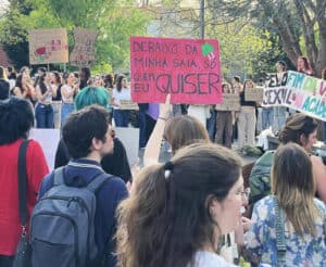 Presidente da Associação de Estudantes da FEUP demite-se após escândalo de imagens partilhadas sem consentimento&nbsp;