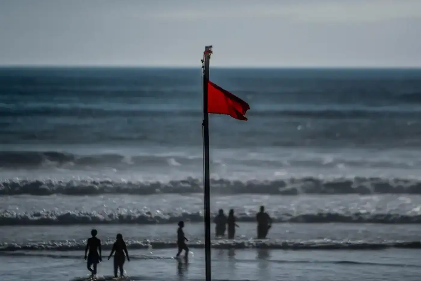 Federação de Nadadores Salvadores alerta para elevado risco de afogamento nas praias&nbsp;