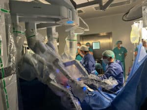 Hospital de Braga já está a operar com recurso a robô cirúrgico