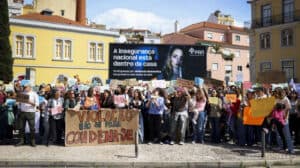 Petição para tornar violação crime público perto das 125 mil assinaturas 