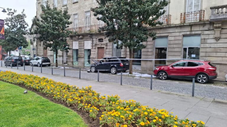 Um dos carros incendiados esta madrugada pertencia à PSP Braga