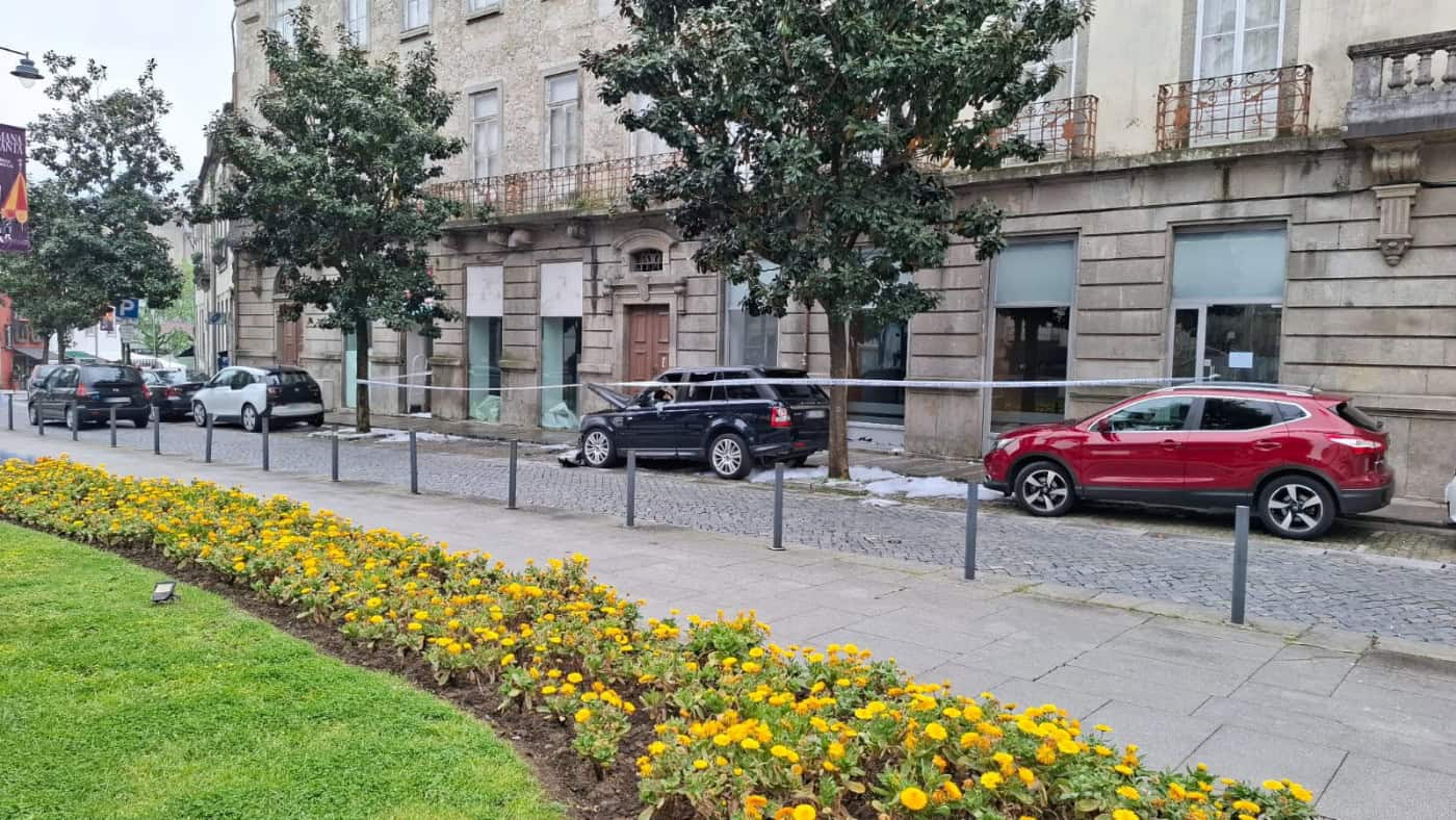 Um dos carros incendiados esta madrugada pertencia à PSP Braga