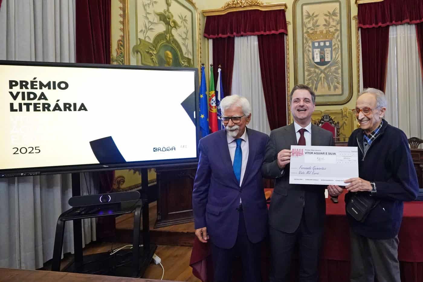 Prémio Vítor Aguiar e Silva entregue a "um dos nomes maiores da poesia portuguesa"