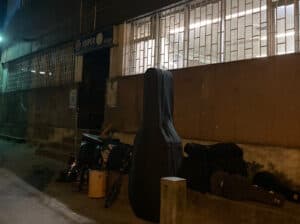 Grupos culturais retiram instrumentos de salas de ensaio na sede da AAUMinho