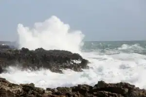 Previsão de agitação marítima coloca distritos de Braga e Viana em alerta laranja