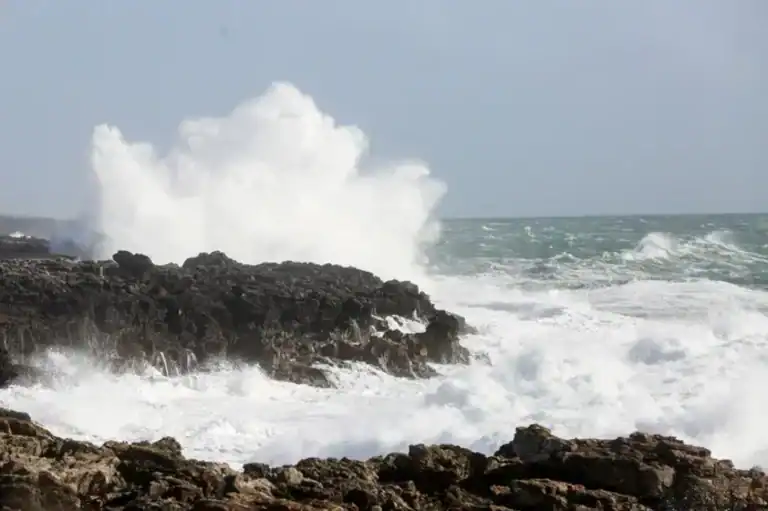 Previsão de agitação marítima coloca distritos de Braga e Viana em alerta laranja