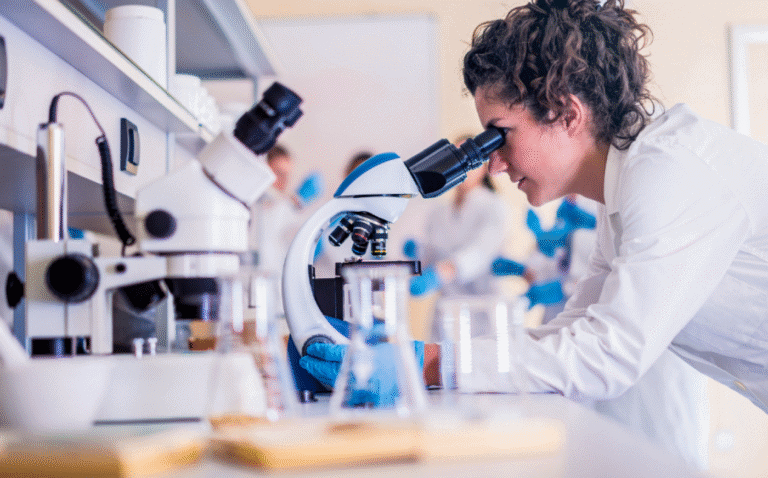 Centros que não obtêm financiamento integram mais de 700 investigadores