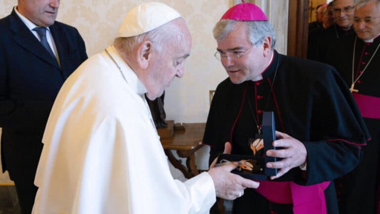 D. José Cordeiro. "A grande lição que Francisco nos deixa é que o centro só se vê bem a partir das periferias"