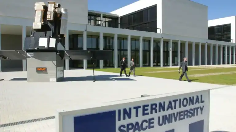 Universidade Internacional do Espaço admite possibilidade de parceria com UMinho