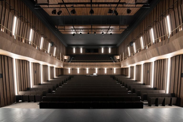 25 de abril. AM de Guimarães promove sessão comemorativa no Teatro Jordão