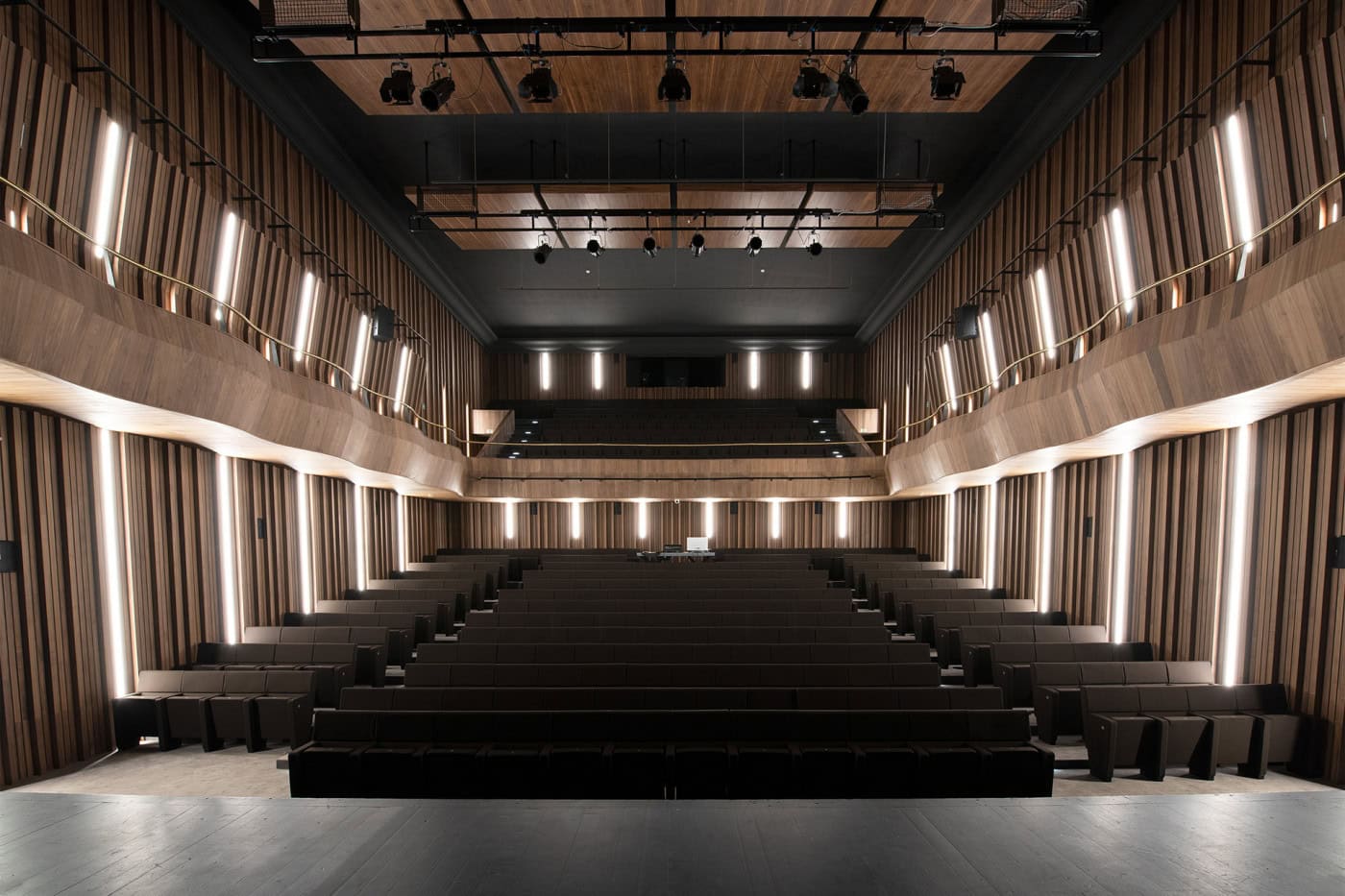 25 de abril. AM de Guimarães promove sessão comemorativa no Teatro Jordão