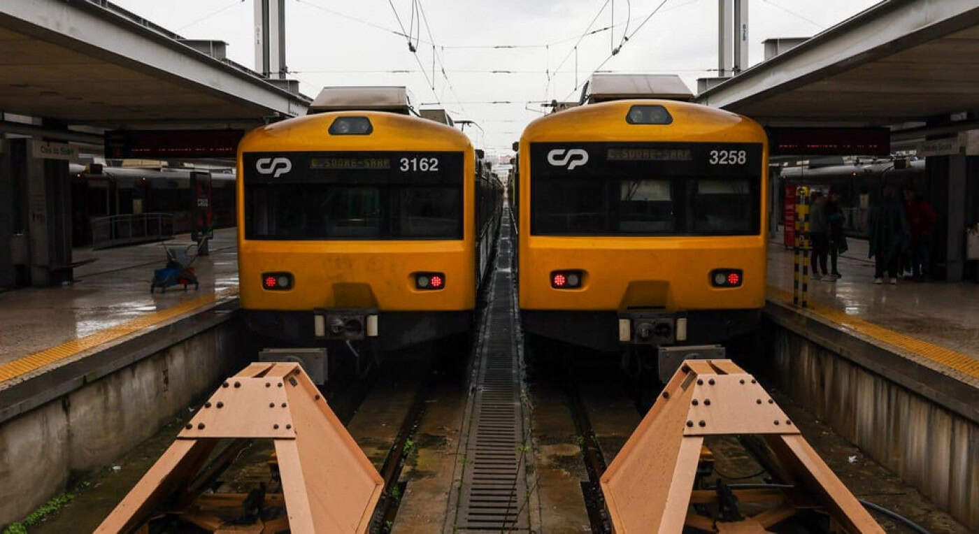 Circulação de comboios parada devido a greve de trabalhadores da CP - Sindicato