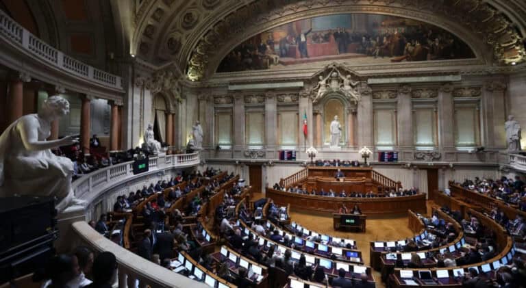 Apagão. Governo está hoje no parlamento para debate proposto pelo PCP
