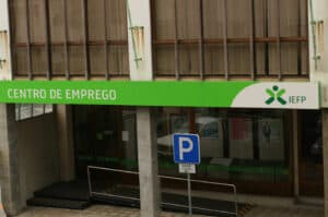 Desemprego recua na zona euro e na UE em março