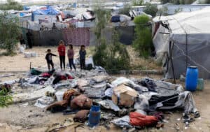 Ataques israelitas matam mais de 50 na Faixa de Gaza