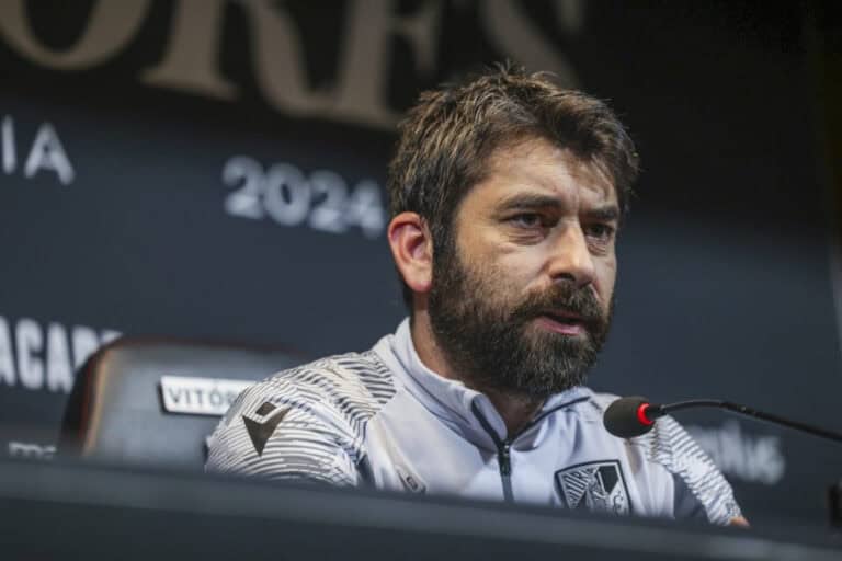 Treinador do Vitória espera “bom espetáculo” com Nacional e pede “energia alta”