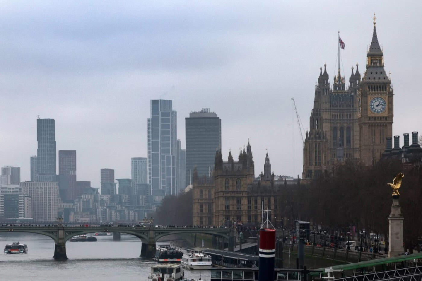 Oito detidos em duas operações antiterroristas em Inglaterra