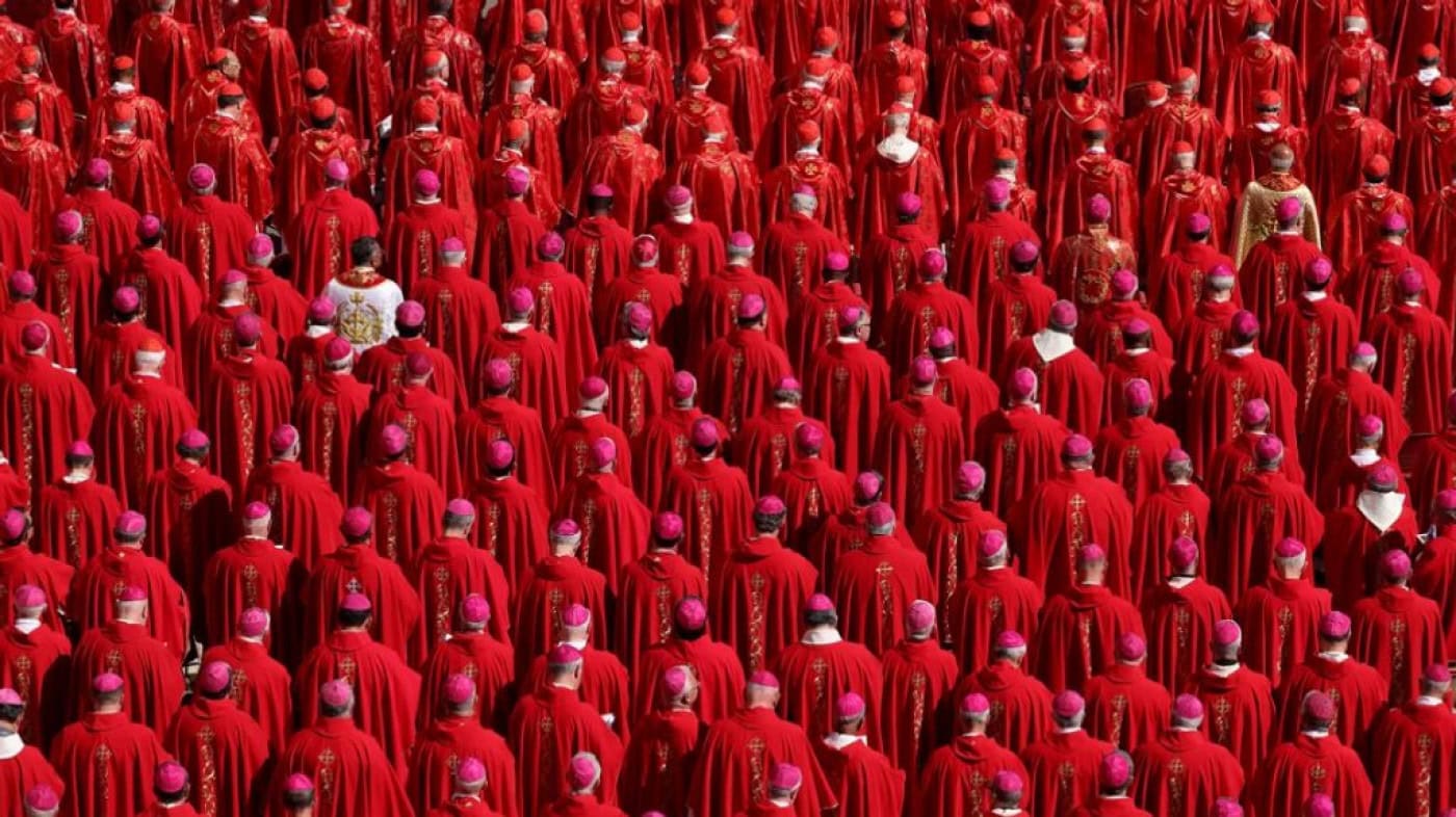 Começou o Conclave. Cardeais reunidos na Capela Sistina para eleger novo Papa