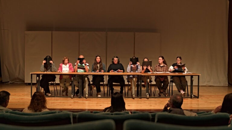 Onde se ouve, se cuida e se representa. Teatro une comunidade e estudantes em Guimarães