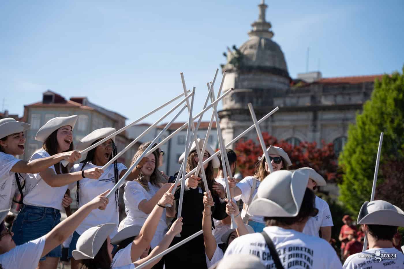 Imposição de Insígnias divide-se este sábado entre Largo do Pópulo e Plataforma das Artes