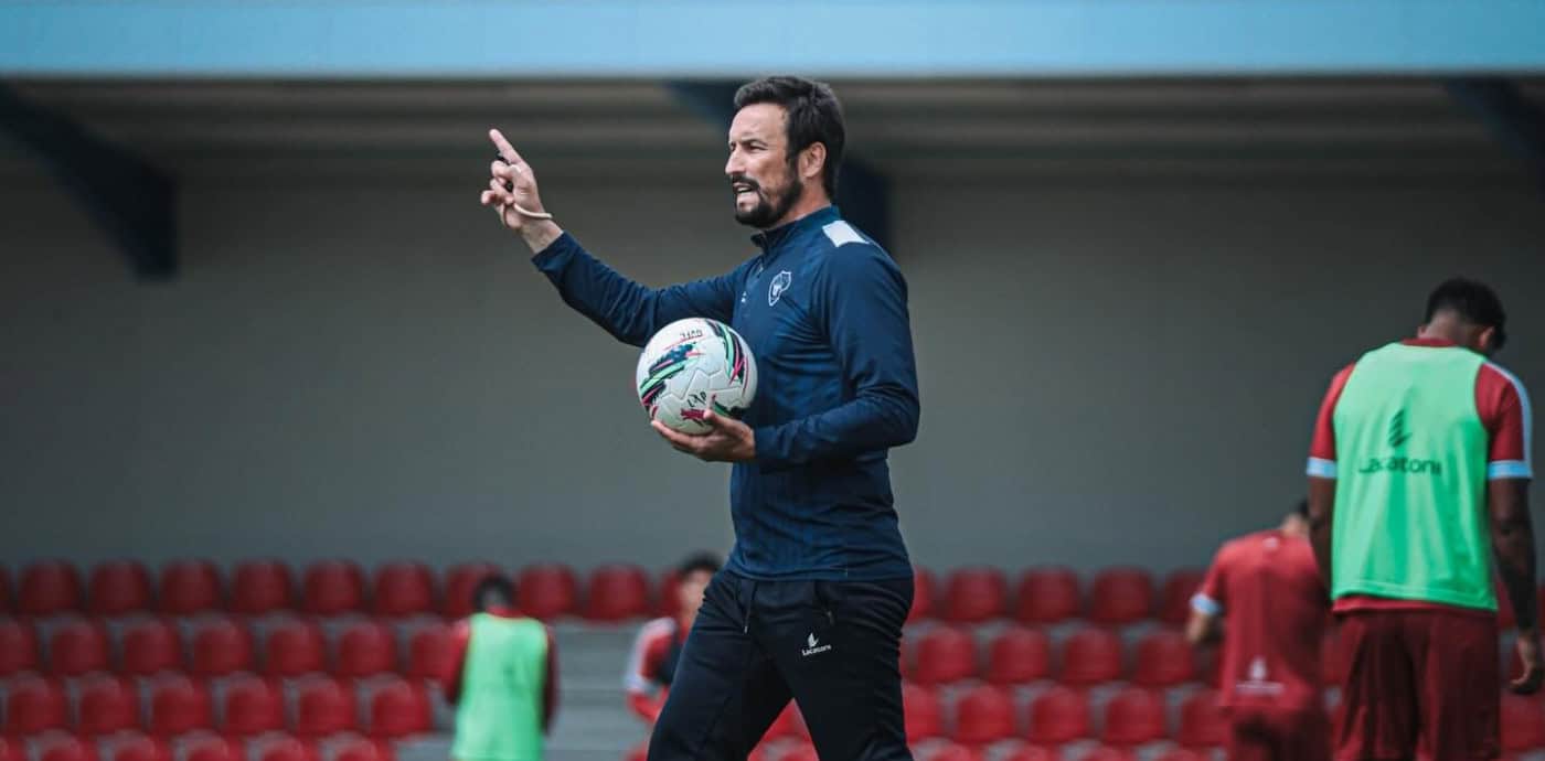 César Peixoto quer dar vitória aos adeptos na despedida da época em casa