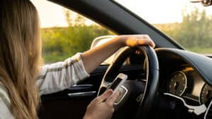 Campanha “Ao volante, o telemóvel pode esperar” arranca quarta-feira 