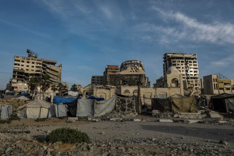 Israel ameaça entrar com toda a força em Gaza