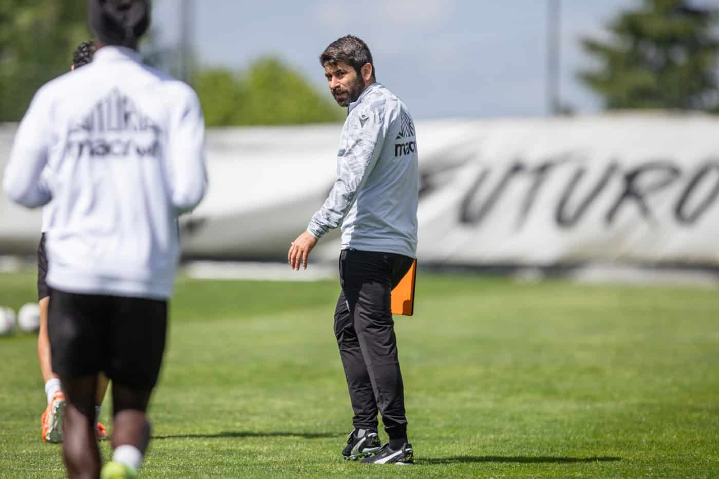 Vitória SC confiante para decisão final contra o líder. “Temos o nosso futuro nas mãos”