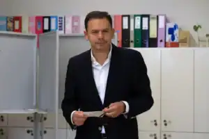 Montenegro vota em Espinho apelando a "participação forte"&nbsp;