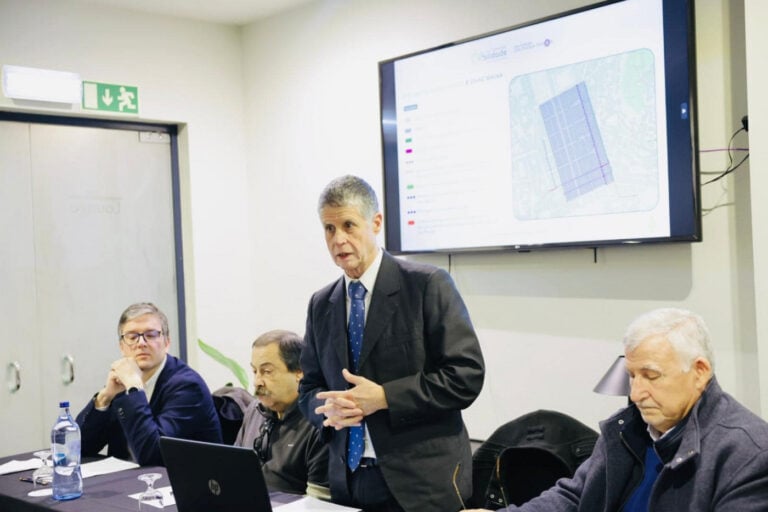 Presidente de junta de freguesia de Lisboa agredido e insultado à porta de mesa de voto