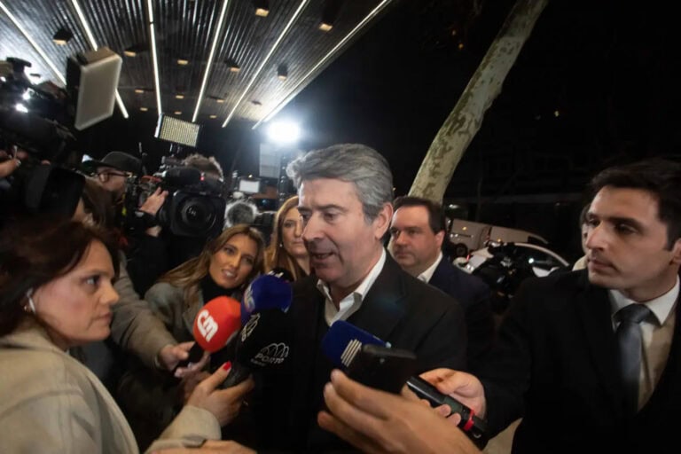 José Luís Carneiro quer ouvir todos e promete oposição “firme e responsável”