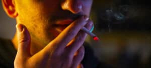 OMS acusa indústria do tabaco de recorrer a “estratégias insidiosas” para atrair jovens